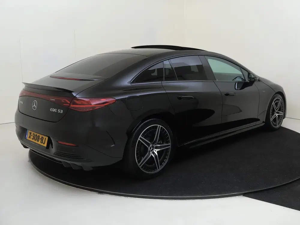 Mercedes-Benz EQE AMG 53 4MATIC+ 90 kWh uit 2022, foto 4