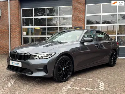 BMW 3-serie 318i Business Edition uit 2022