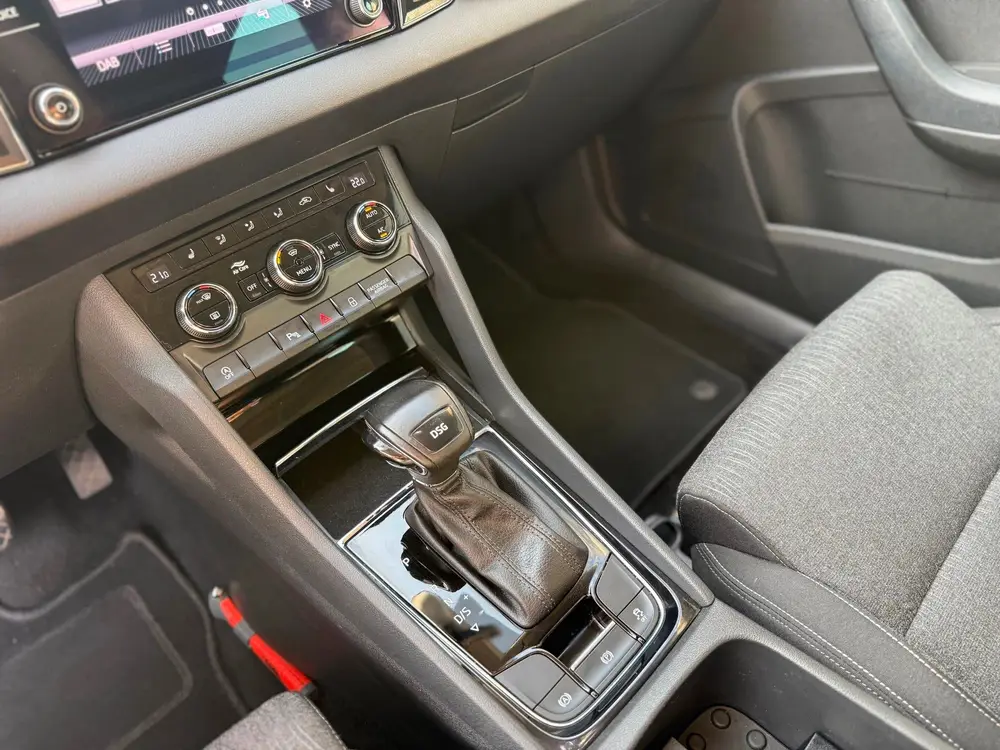 Skoda Karoq 1.5 TSI ACT AUTOMAAT Business Edition Xenon Virt uit 2019, foto 19