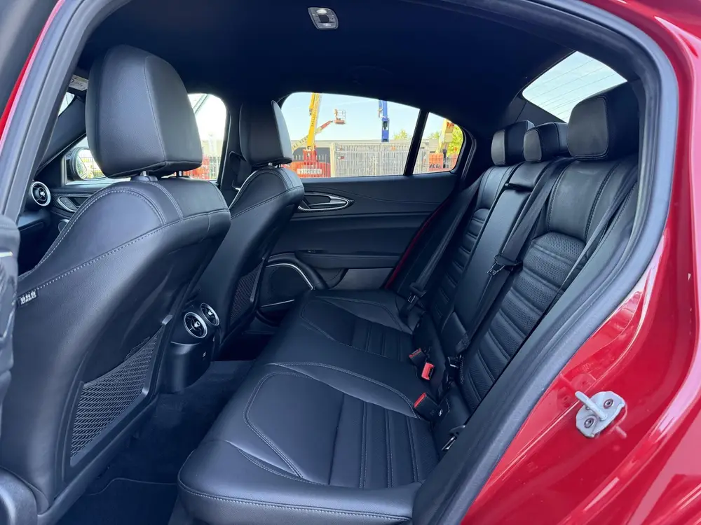 Alfa Romeo Giulia 2.9 V6 Quadrifoglio CARBON | H/K | LEDER uit 2022, foto 15