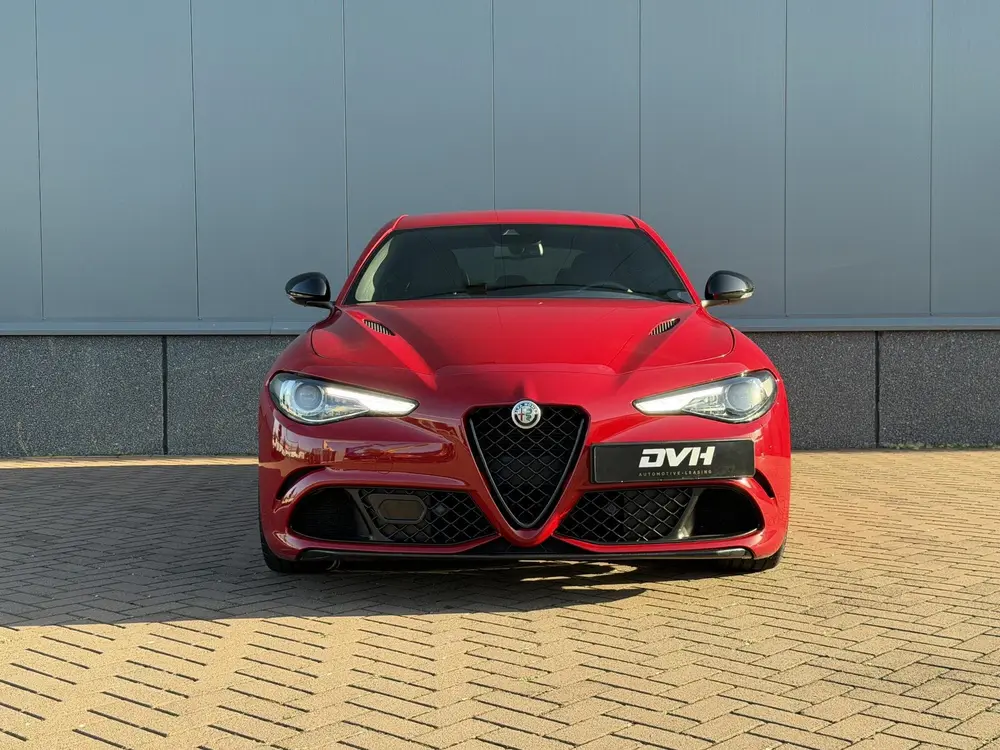 Alfa Romeo Giulia 2.9 V6 Quadrifoglio CARBON | H/K | LEDER uit 2022, foto 2
