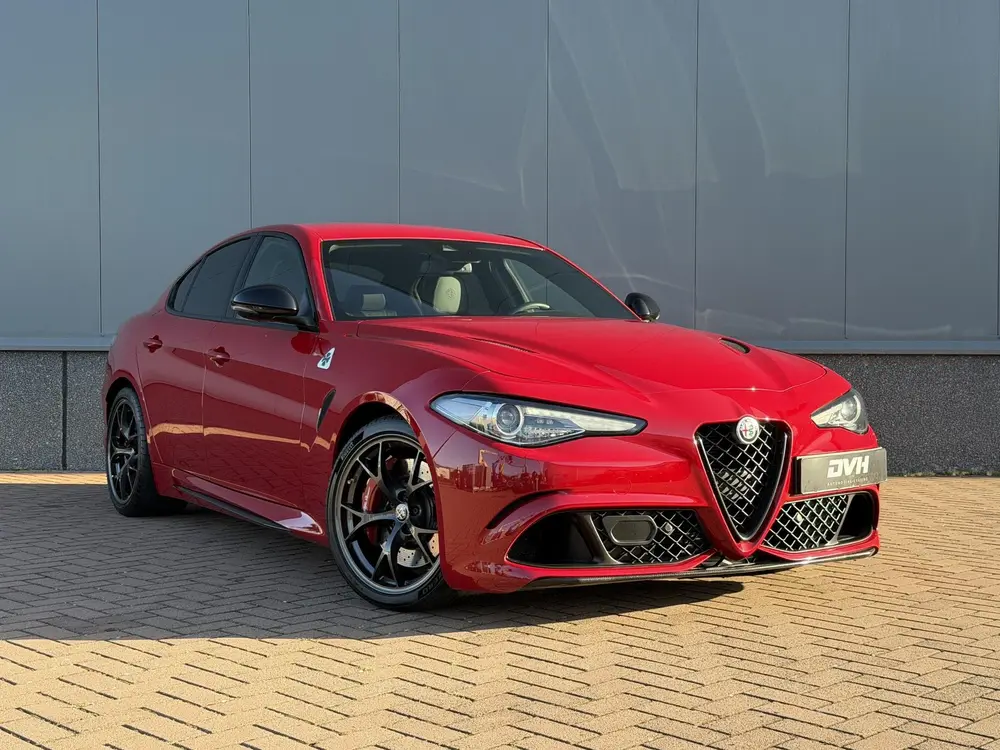 Alfa Romeo Giulia 2.9 V6 Quadrifoglio CARBON | H/K | LEDER uit 2022, foto 3