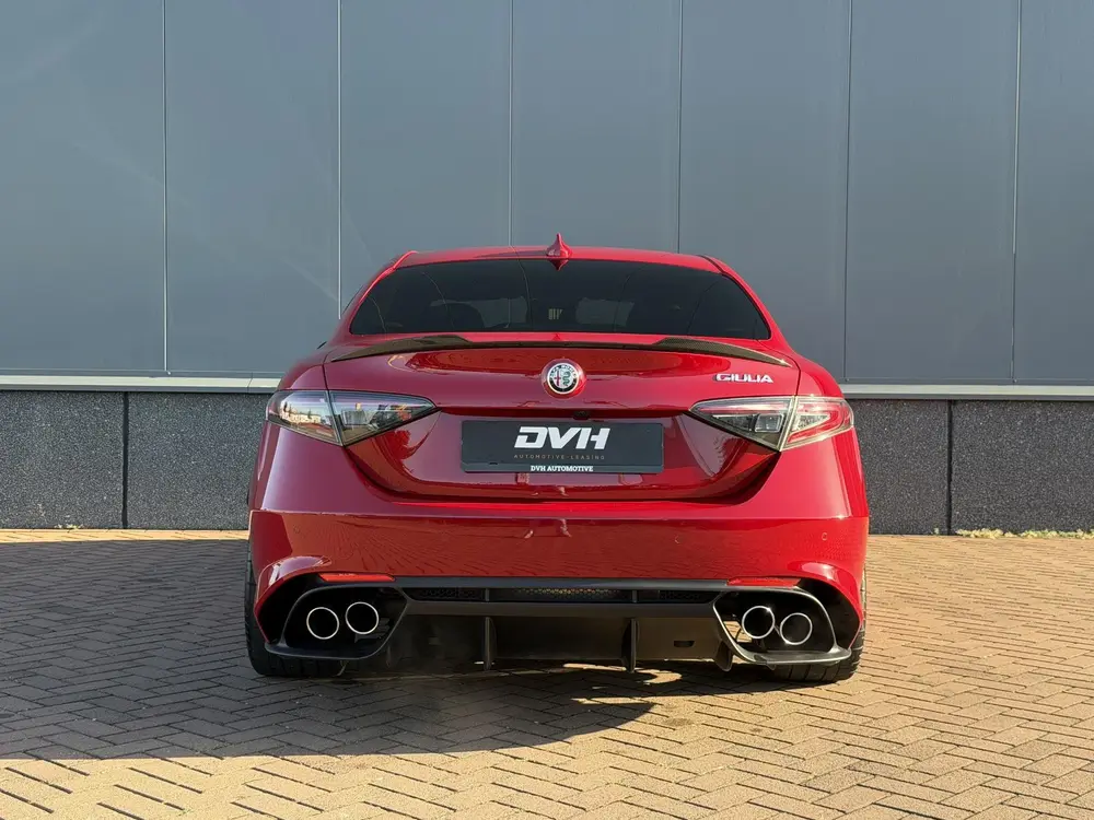 Alfa Romeo Giulia 2.9 V6 Quadrifoglio CARBON | H/K | LEDER uit 2022, foto 5