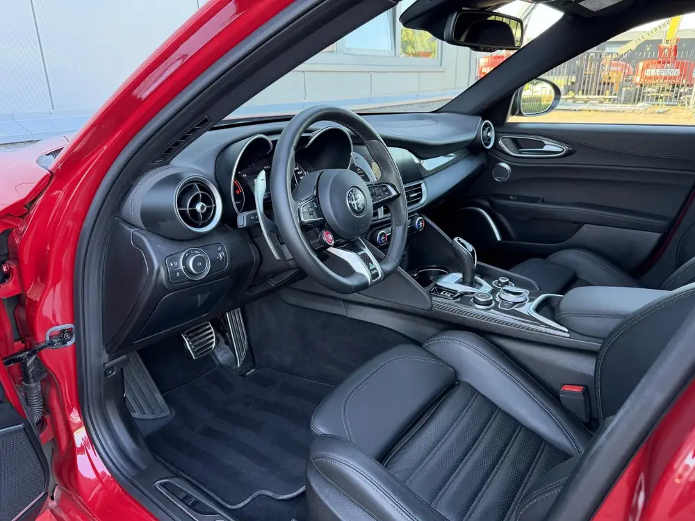 Alfa Romeo Giulia 2.9 V6 Quadrifoglio CARBON | H/K | LEDER uit 2022, foto 9