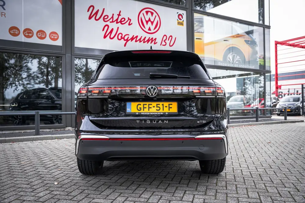 Volkswagen Tiguan 1.5 eTSI Elegance | LED | Panoramadak | Cr uit 2024, foto 20