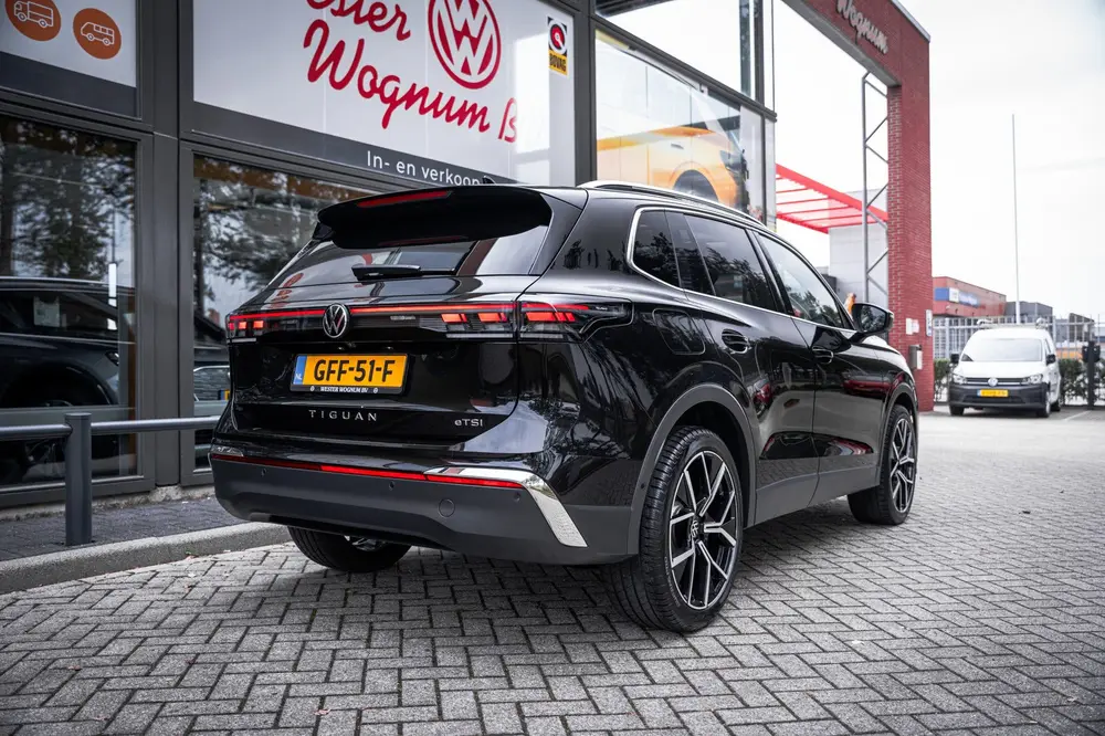 Volkswagen Tiguan 1.5 eTSI Elegance | LED | Panoramadak | Cr uit 2024, foto 4