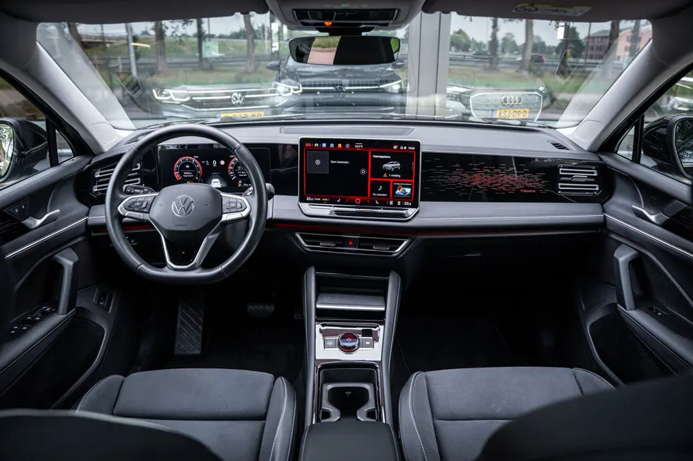 Volkswagen Tiguan 1.5 eTSI Elegance | LED | Panoramadak | Cr uit 2024, foto 9