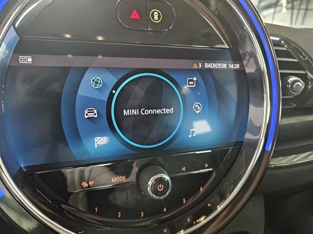 Mini Clubman 1.5 Cooper Business Edition Navigatie uit 2021, foto 15