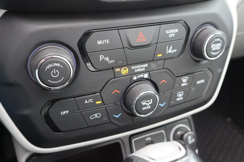 Jeep Renegade 1.3T Freedom | Facelift model | Apple Carplay uit 2019, foto 15