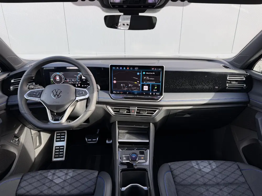 Volkswagen Tiguan 1.5 eHybrid R-Line Edition PANO | TREKHAAK uit 2025, foto 18