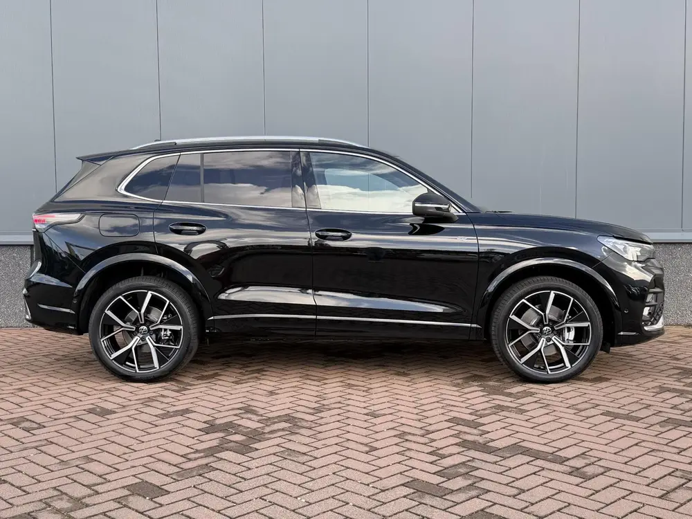 Volkswagen Tiguan 1.5 eHybrid R-Line Edition PANO | TREKHAAK uit 2025, foto 8