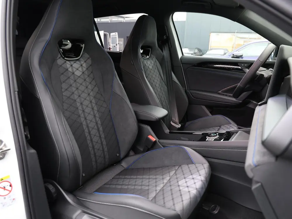 Volkswagen Tayron R-Line Edition 1.5 eHybrid 204 PK SUV | Pa uit 2026, foto 6