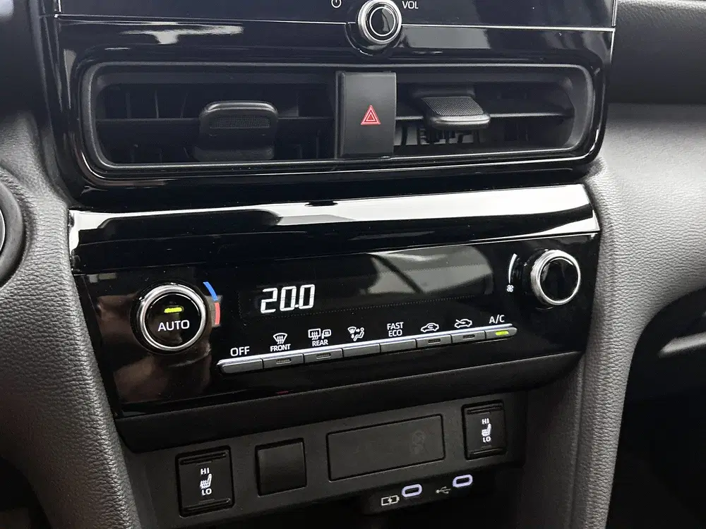 Toyota Yaris Cross 1.5 Hybrid 115 First Edition uit 2025, foto 10