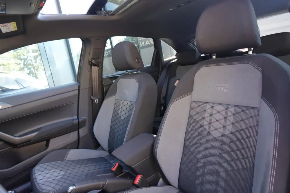 Volkswagen Taigo 1.5 TSI R-Line Business PANO KEYLESS CAM uit 2022, foto 9