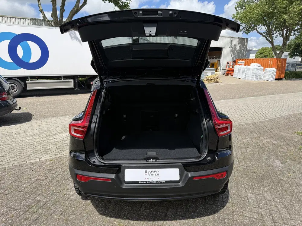 Volvo XC40 1.5 T5 Plus Dark uit 2022, foto 11