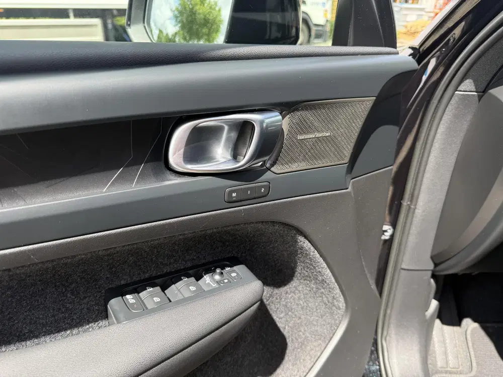 Volvo XC40 1.5 T5 Plus Dark uit 2022, foto 20