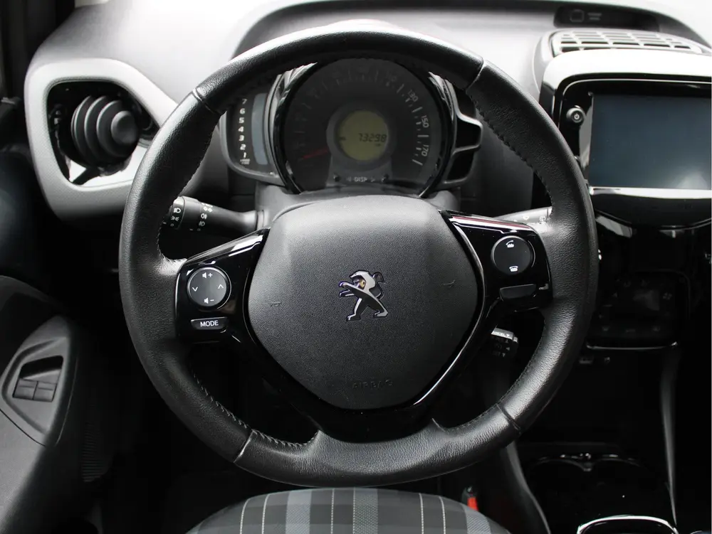 Peugeot 108 1.0 e-VTi Blue Lease Executive Camera uit 2019, foto 12