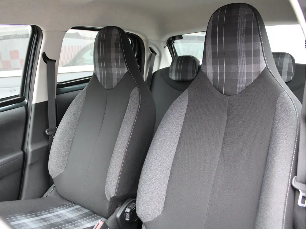 Peugeot 108 1.0 e-VTi Blue Lease Executive Camera uit 2019, foto 9