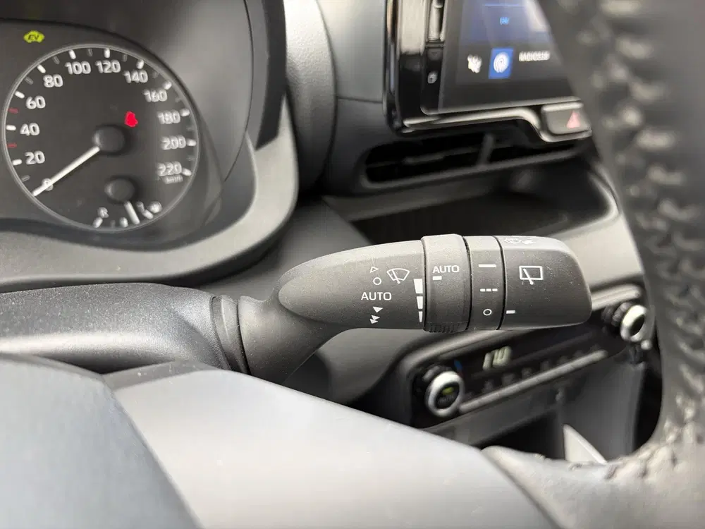 Toyota Yaris 1.5 Hybrid 115 Business Plus Special uit 2025, foto 13