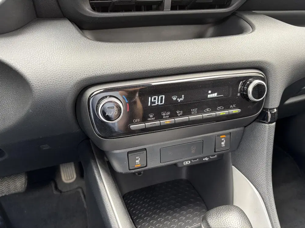 Toyota Yaris 1.5 Hybrid 115 Business Plus Special uit 2025, foto 18