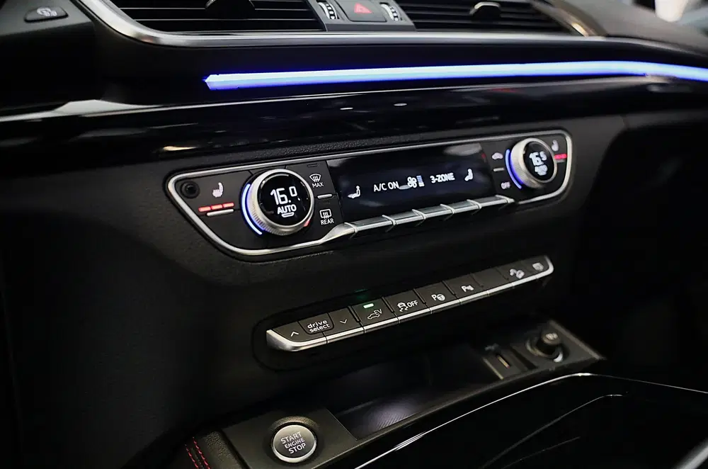 Audi Q5 55 TFSI e Quattro Competition SQ5 Look uit 2023, foto 16