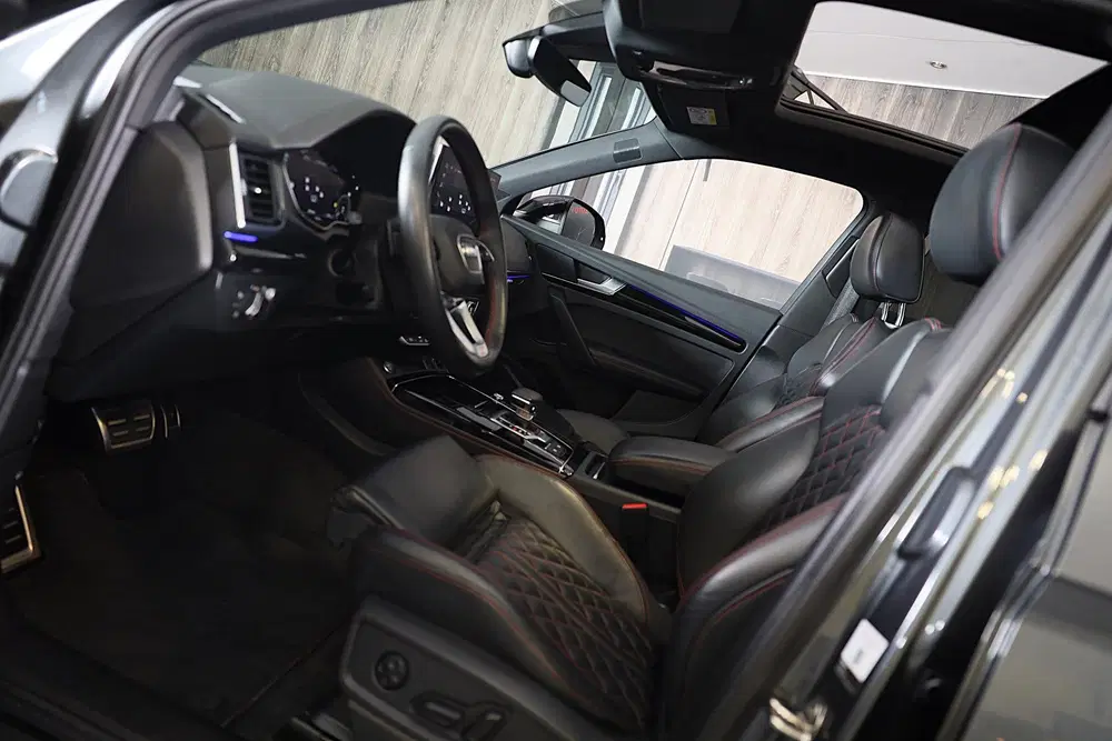 Audi Q5 55 TFSI e Quattro Competition SQ5 Look uit 2023, foto 8