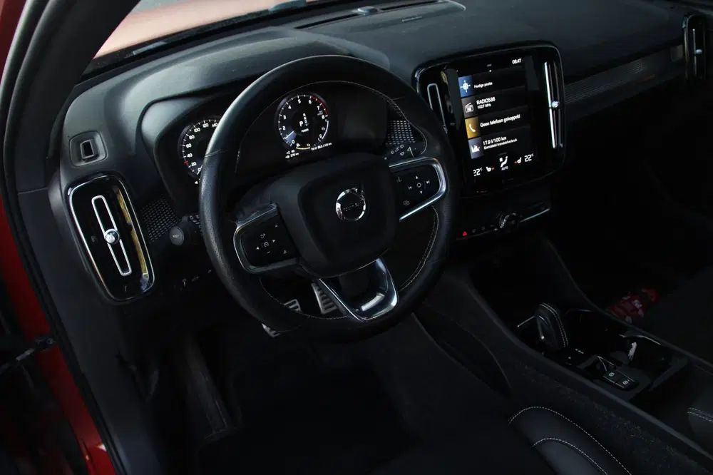 Volvo XC40 1.5 T4 Recharge R-Design Expression uit 2021, foto 4