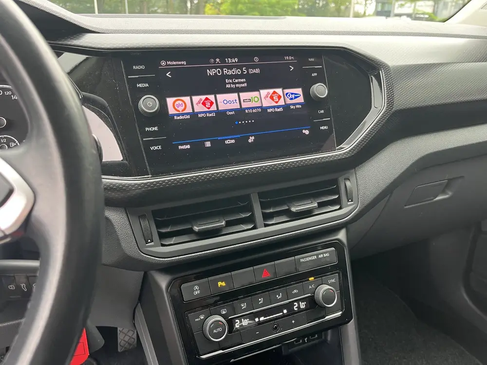 Volkswagen T-Cross 1.0 TSI Life Camera Carplay Trekhaak Uran uit 2021, foto 12