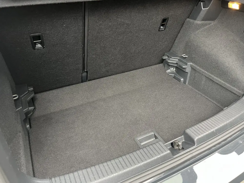 Volkswagen T-Cross 1.0 TSI Life Camera Carplay Trekhaak Uran uit 2021, foto 20