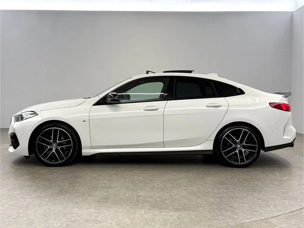 BMW 2-serie 2 Serie 218i High Executive 141PK M-Sport uit 2020, foto 10
