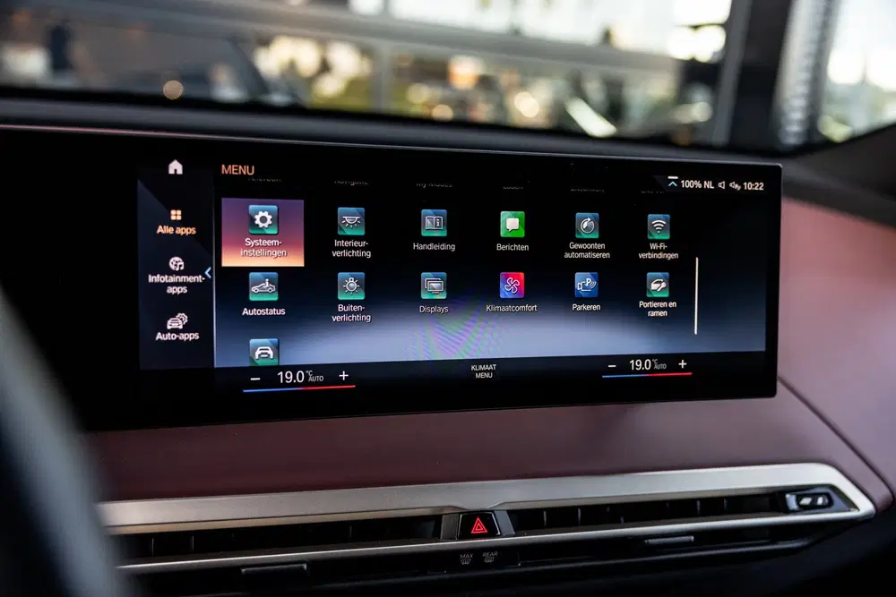 BMW iX XDrive50 M 112 kWh uit 2023, foto 16