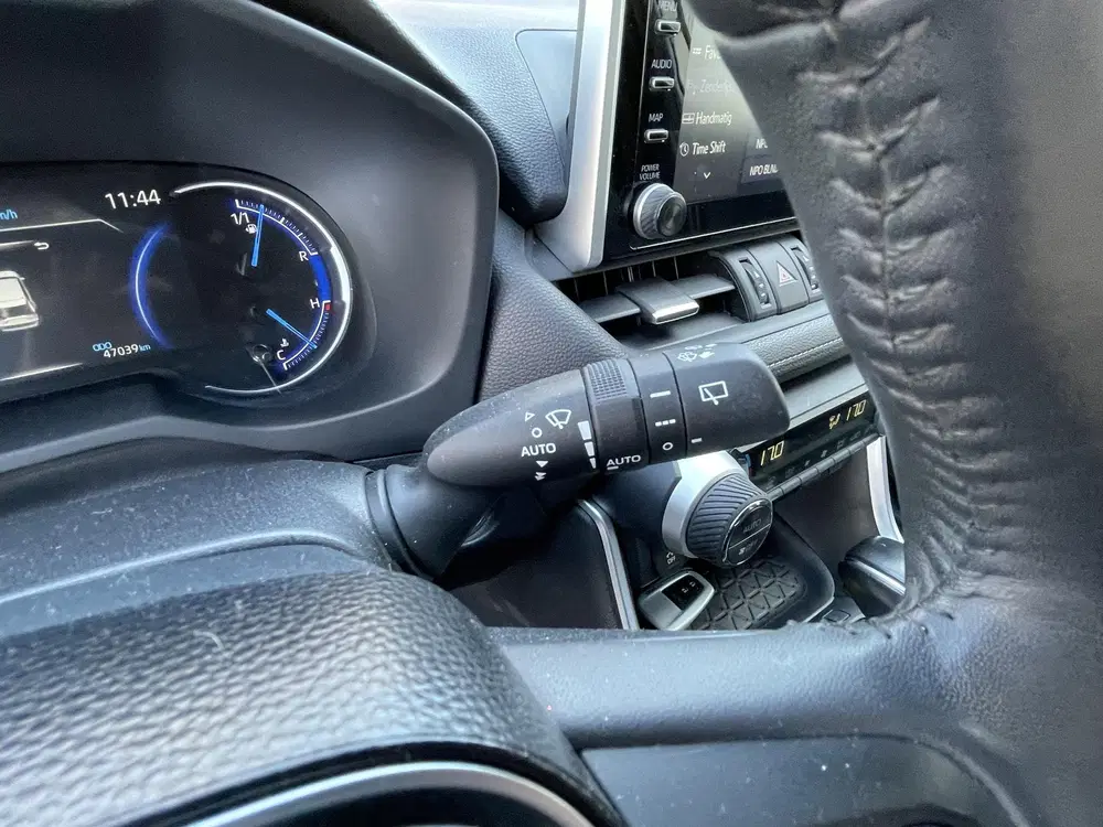 Toyota RAV 4 2.5 Hybrid AWD Bi-Tone uit 2021, foto 13