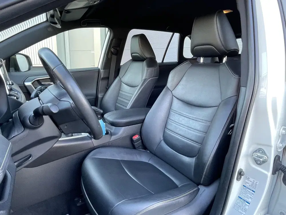 Toyota RAV 4 2.5 Hybrid AWD Bi-Tone uit 2021, foto 3