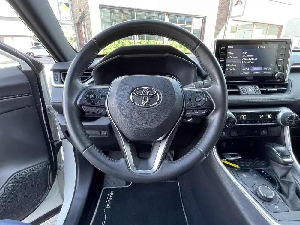 Toyota RAV 4 2.5 Hybrid AWD Bi-Tone uit 2021, foto 8