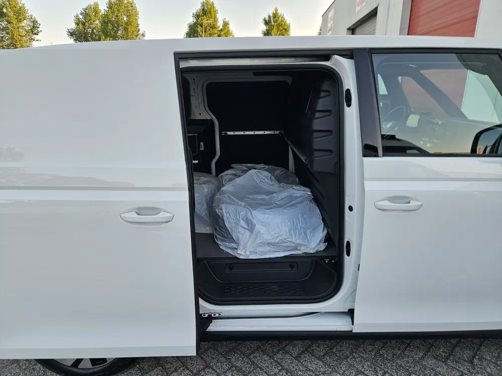 Volkswagen ID. Buzz ACC uit 2023, foto 12