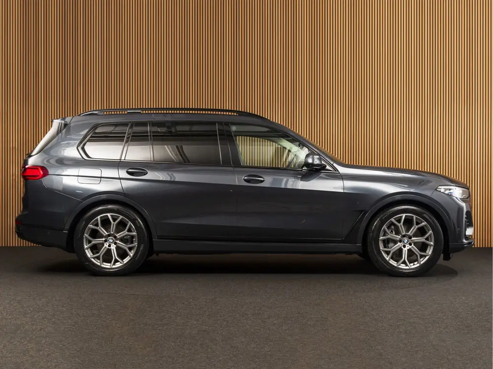 BMW X7 xDrive40i SKYLOUNGE uit 2019, foto 6