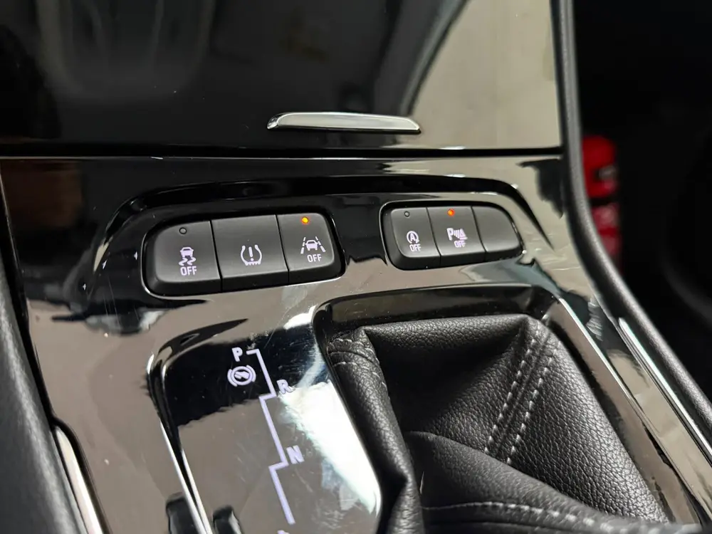 Opel Grandland X 1.2 Turbo Innovation uit 2019, foto 18