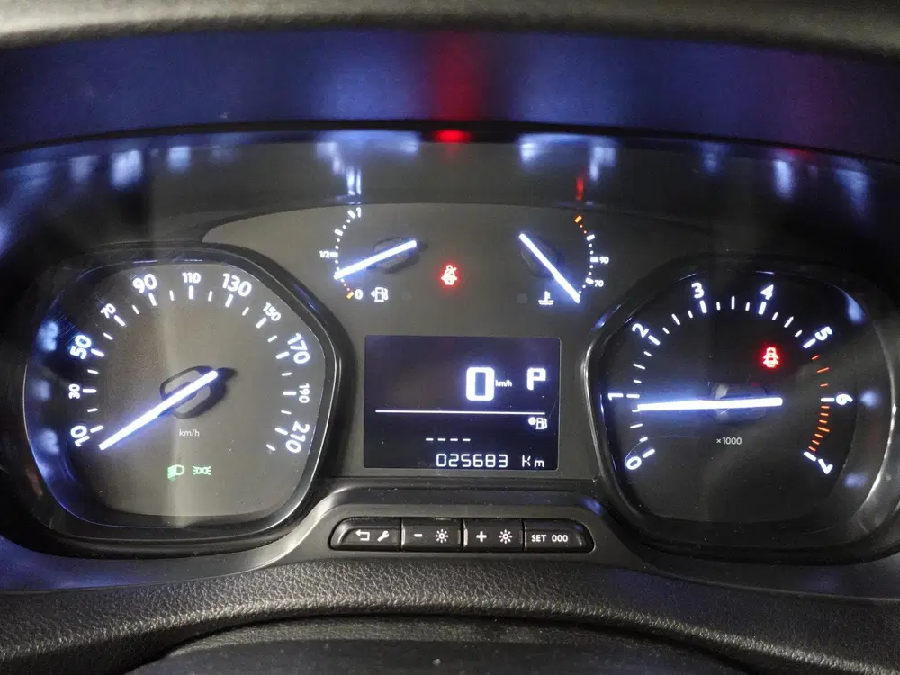 Peugeot Expert 2.0 BlueHDI 145PK Automaat Airco Bluetooth uit 2023, foto 17