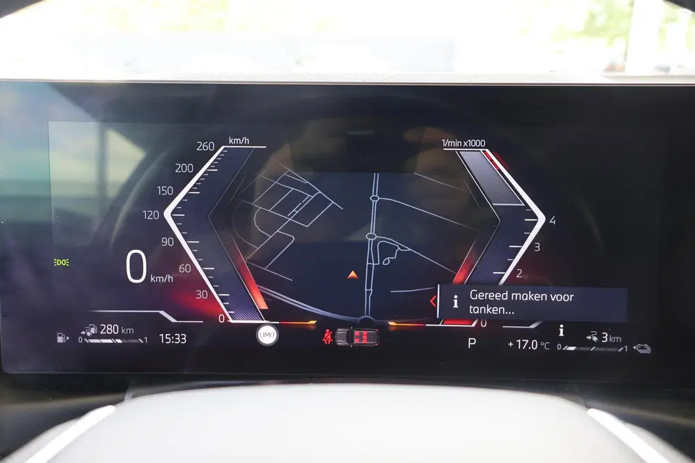 BMW 3-serie Touring 330e uit 2022, foto 16