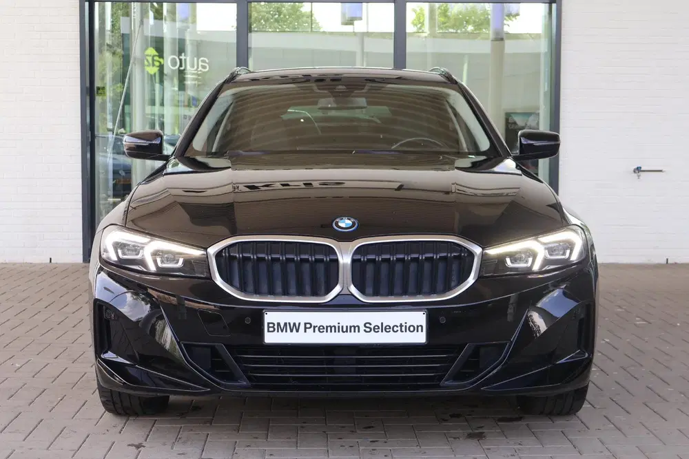 BMW 3-serie Touring 330e uit 2022, foto 3