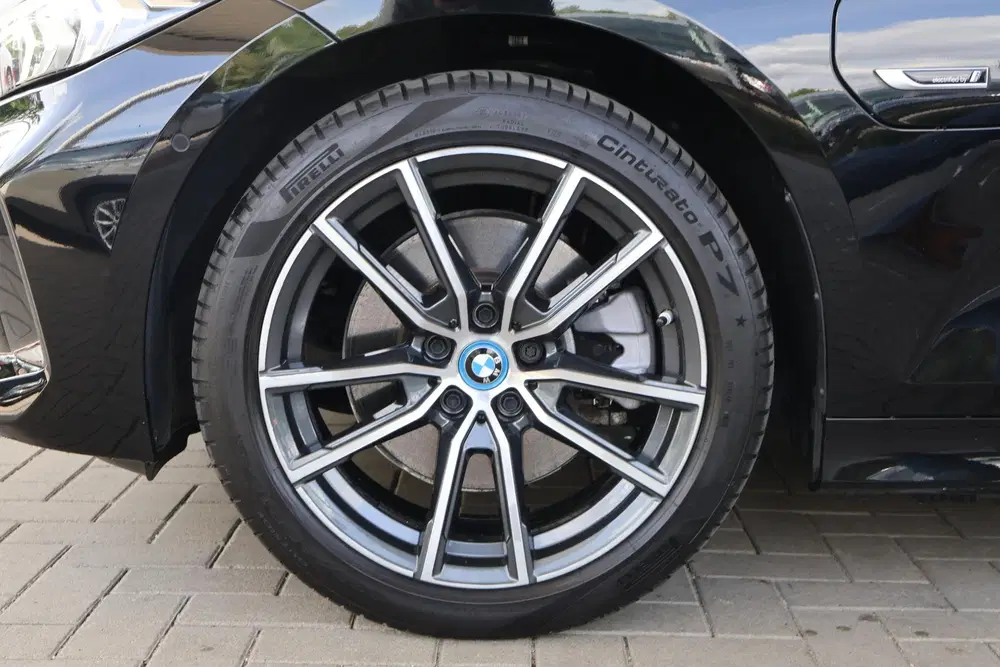 BMW 3-serie Touring 330e uit 2022, foto 8