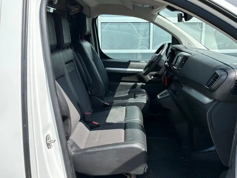 Opel Vivaro 75 kwh 136 PK L2 uit 2021, foto 5