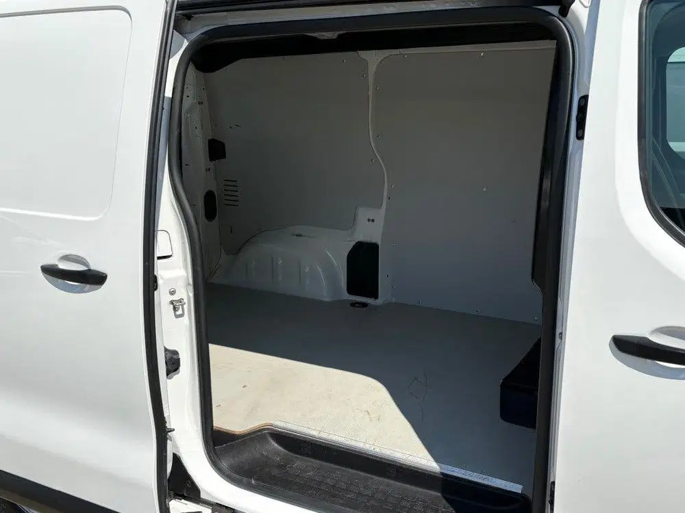 Opel Vivaro 75 kwh 136 PK L2 uit 2021, foto 6