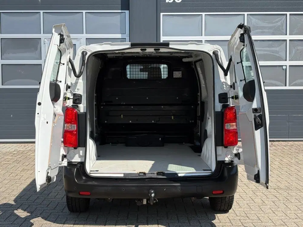 Opel Vivaro 75 kwh 136 PK L2 uit 2021, foto 8