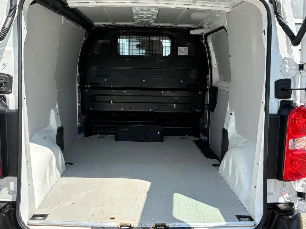 Opel Vivaro 75 kwh 136 PK L2 uit 2021, foto 9