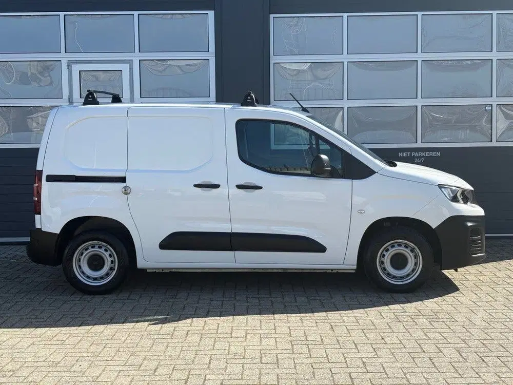 Peugeot Partner PREMIUM 1.5 BlueHDI 99PK Cruise uit 2022, foto 4