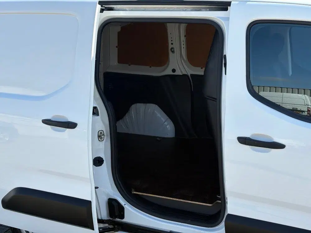 Peugeot Partner PREMIUM 1.5 BlueHDI 99PK Cruise uit 2022, foto 5