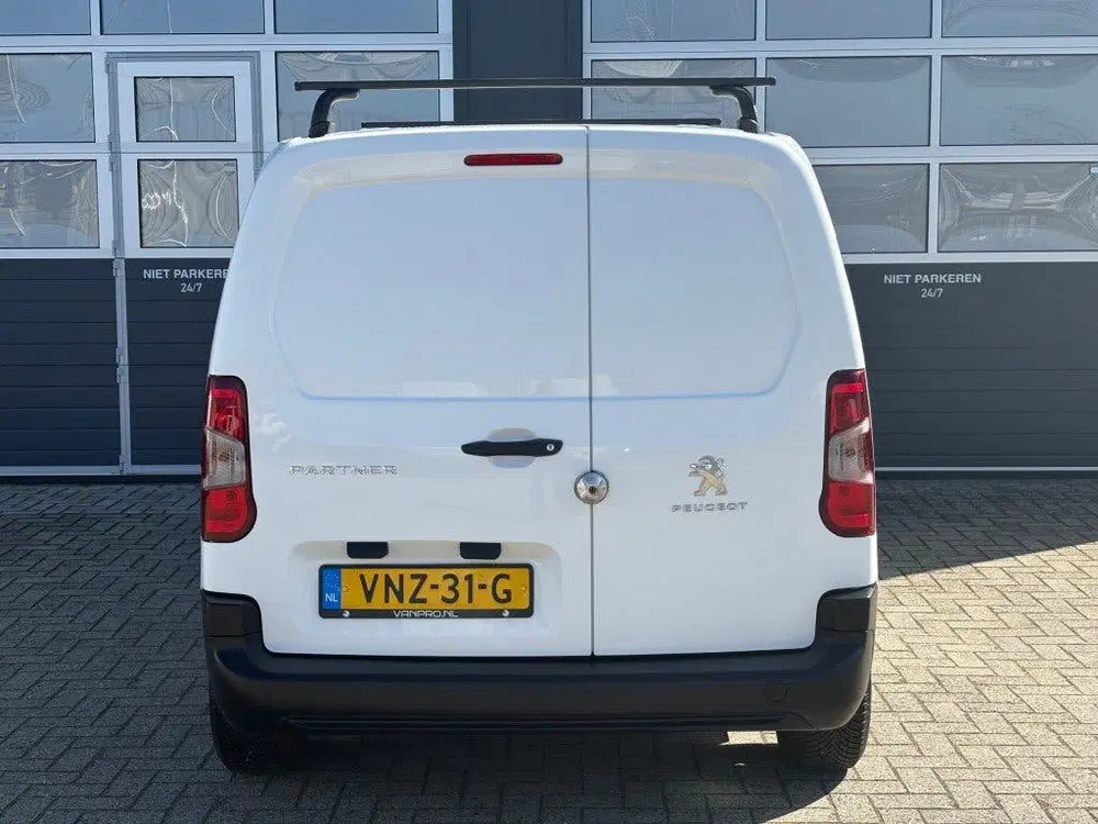 Peugeot Partner PREMIUM 1.5 BlueHDI 99PK Cruise uit 2022, foto 9