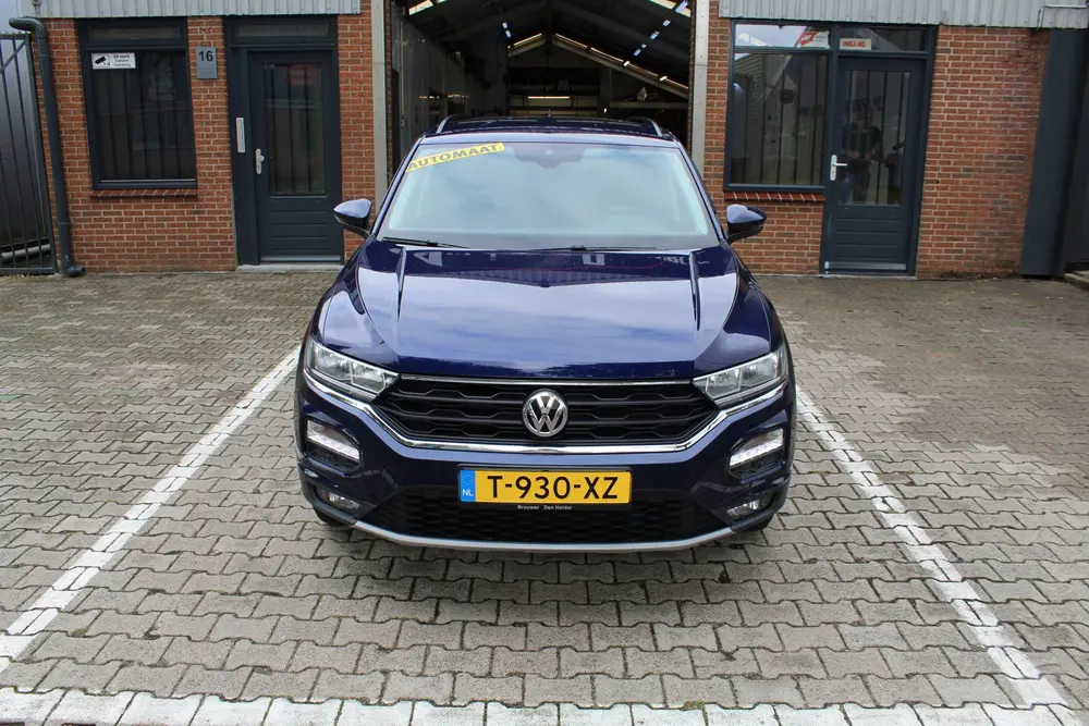 Volkswagen T-Roc 1.5 TSI Sport (bj 2020, automaat) uit 2020, foto 2