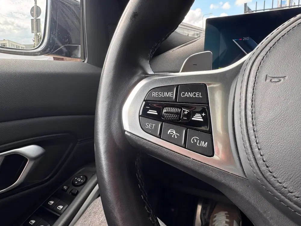 BMW 3-serie 320i uit 2023, foto 20